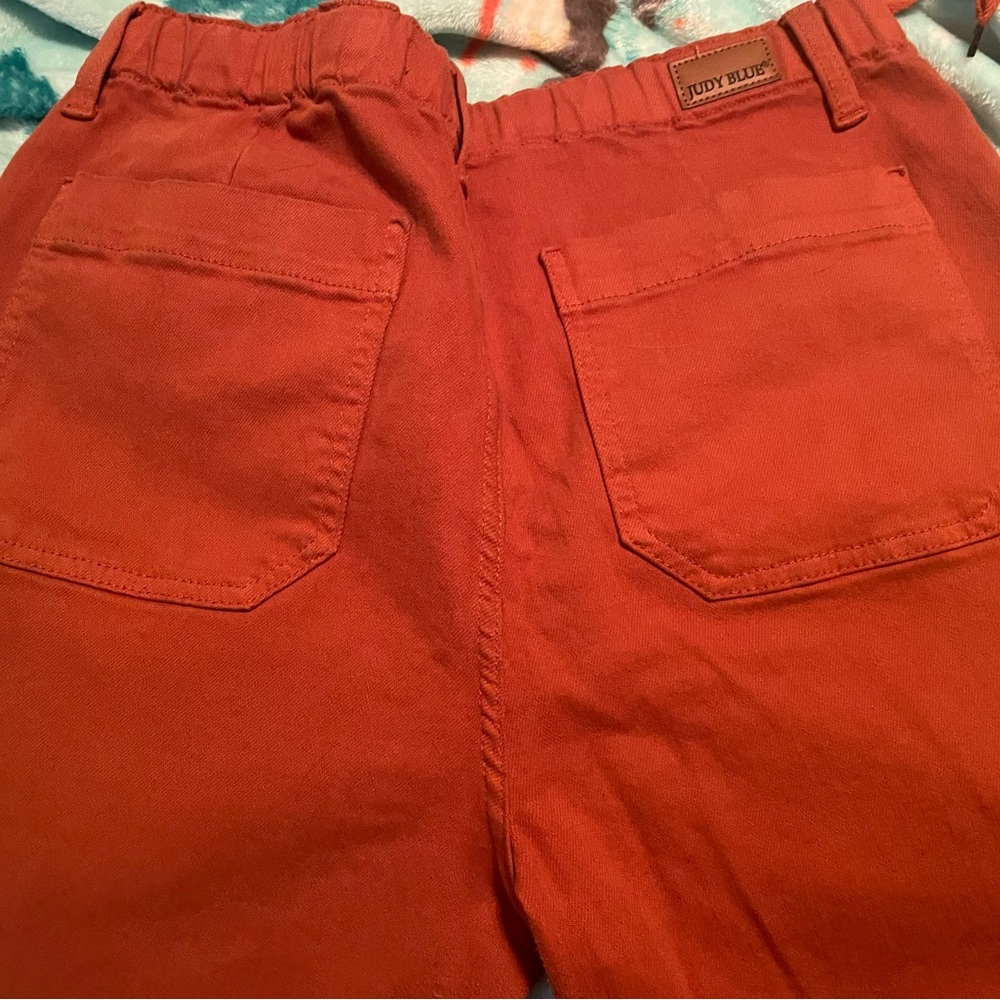 Judy Blue burnt orange joggers size 13. If you are a size 14 these will fit you!